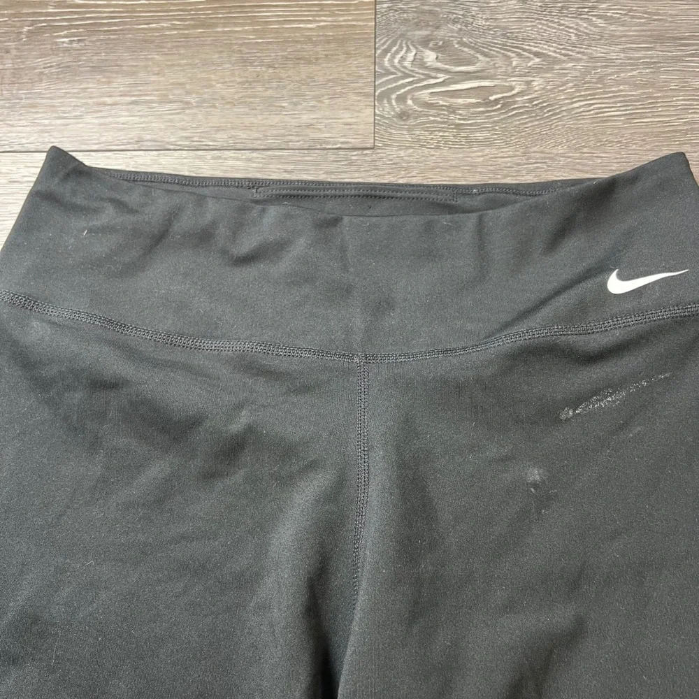 Nike Biker Shorts Womens Medium Black Dri-FIT High Waisted Compression Gym